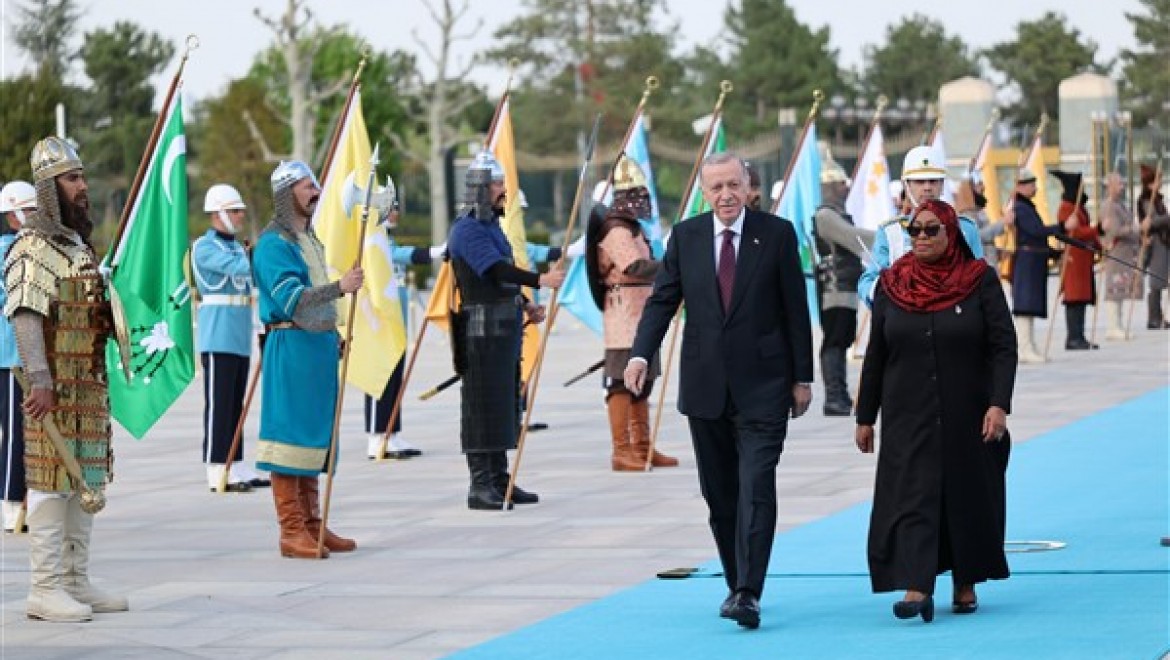 Cumhurbaşkanı Erdoğan, Tanzanya Birleşik Cumhuriyeti Cumhurbaşkanı Hassan'ı karşıladı
