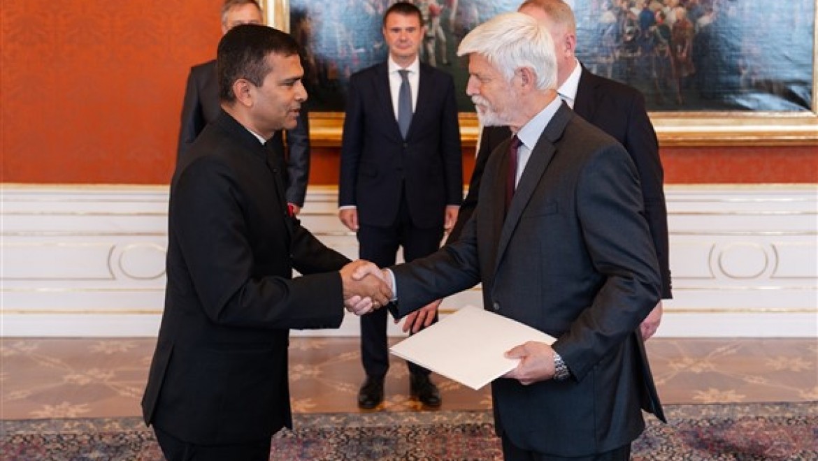Pavel, İspanya, Hindistan, Zambiya ve Ukrayna'nın yeni büyükelçilerini kabul etti