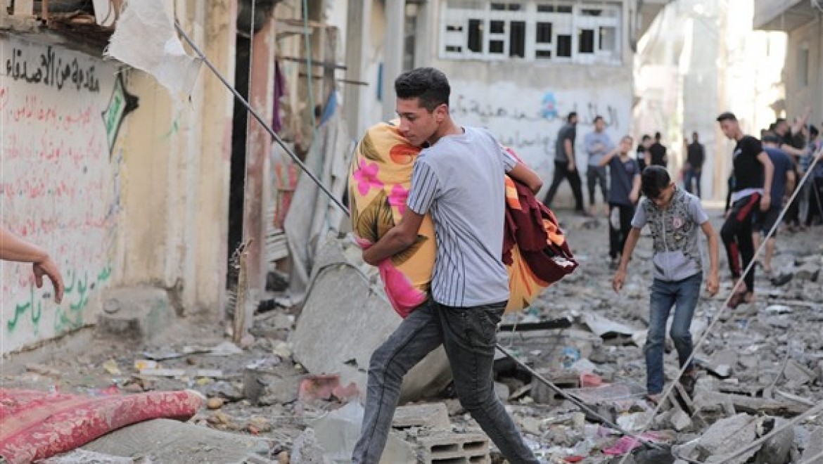 UNRWA: Gazze'de insanlar bir kez daha zorla yerinden edilmeyle karşı karşıya