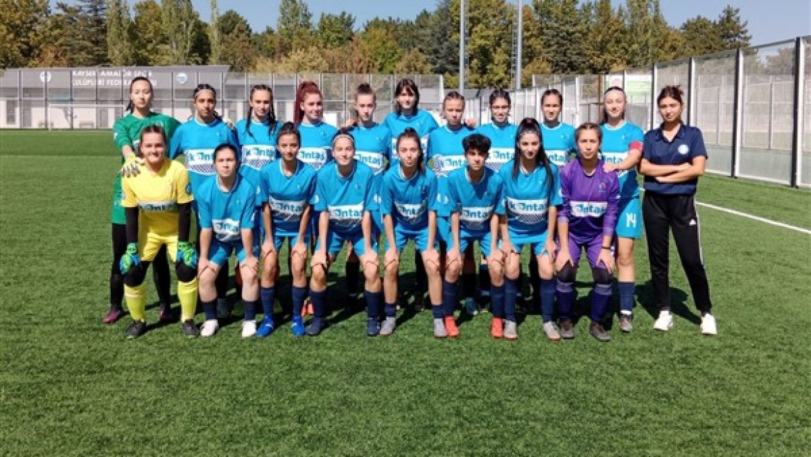 Eskişehir Büyükşehir Gençlik ve Spor Kulübü Kadın Futbol Takımı, rakibini mağlup etti