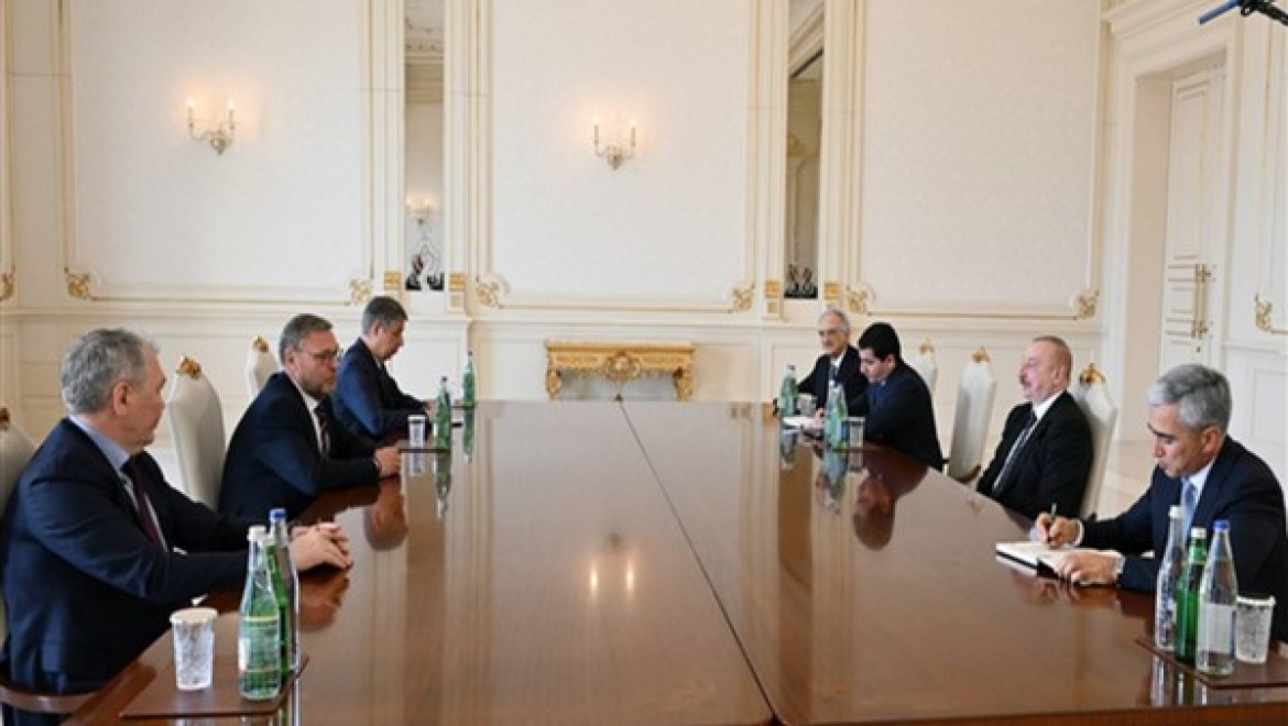 Azerbaycan Cumhurbaşkanı Aliyev, Kosaçov ve Kalaşnikov'u kabul etti