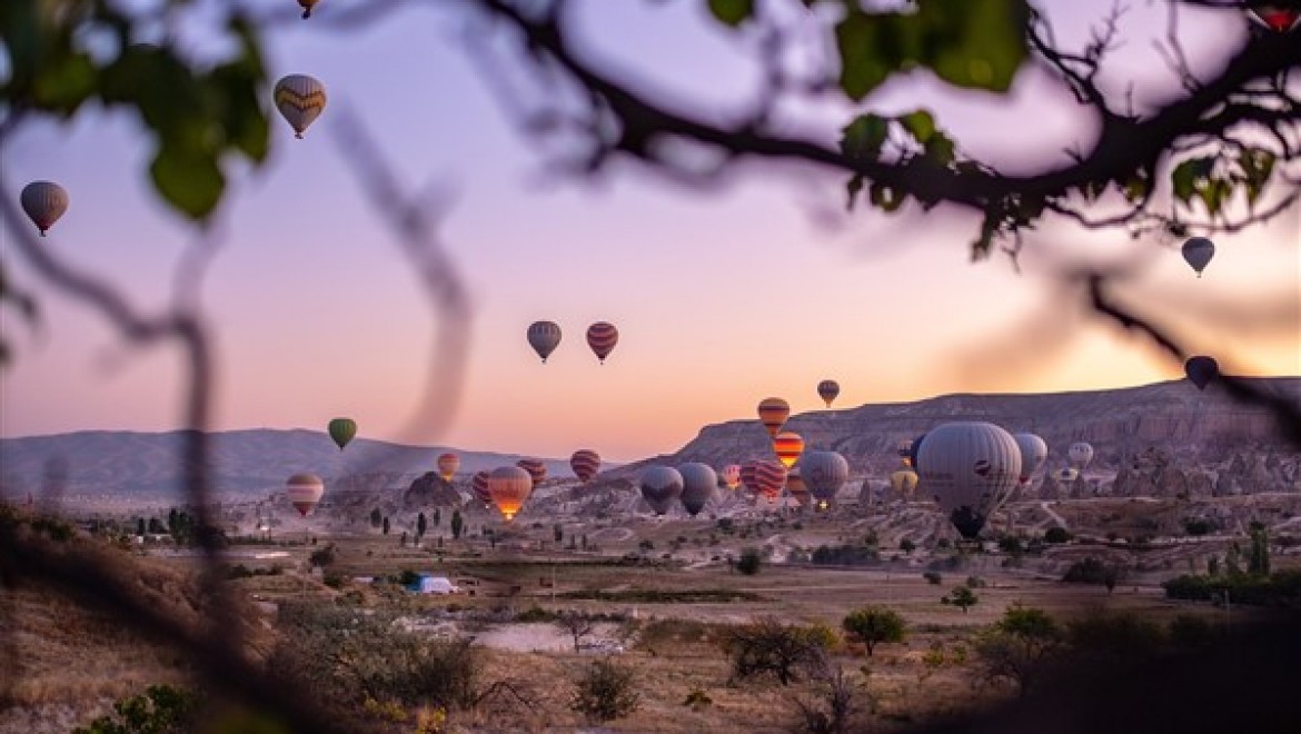 Bakan Uraloğlu: Sıcak hava balonculuğunda zirve Türkiye'nin