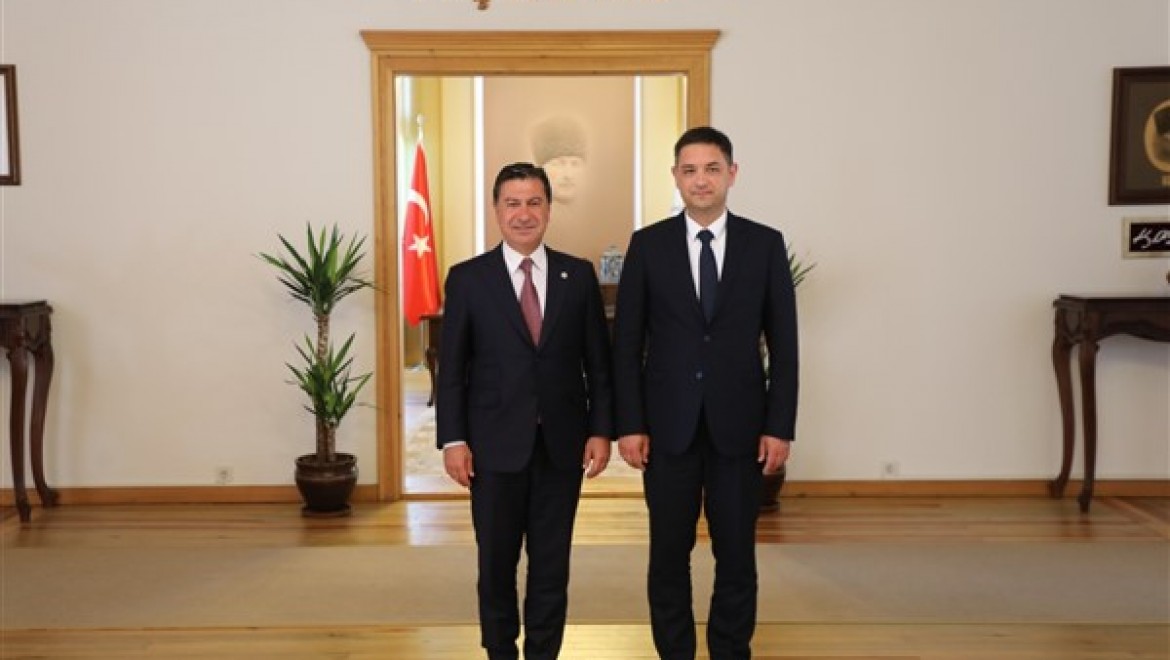 Ukrayna Antalya Konsolosu Voronin, Başkan Aras'ı ziyaret etti