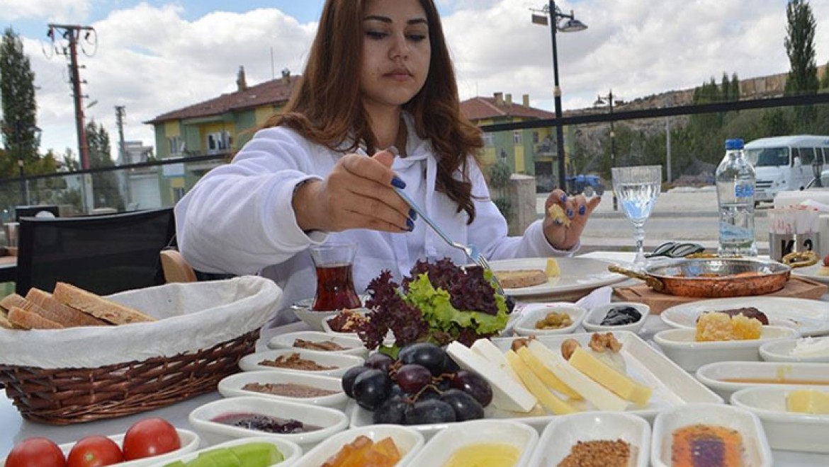 Afyonkarahisar'a gelen turistler güne 'Frigya Kahvaltısı'yla başlayacak