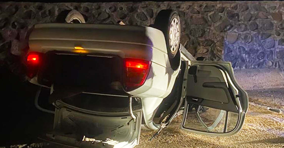 Şanlıurfa'da şarampole devrilen otomobildeki 5 kişi yaralandı