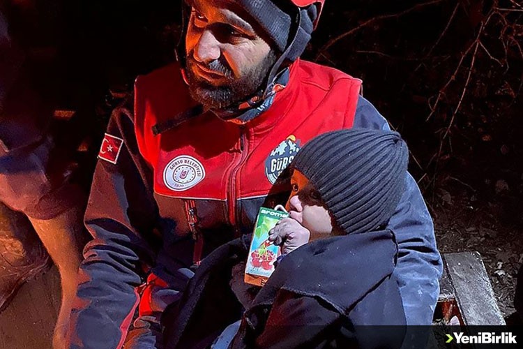 Kahramanmaraş'ta enkaz altında kanepeye sıkışan Mikail bebek, 43 saat sonra kurtarıldı