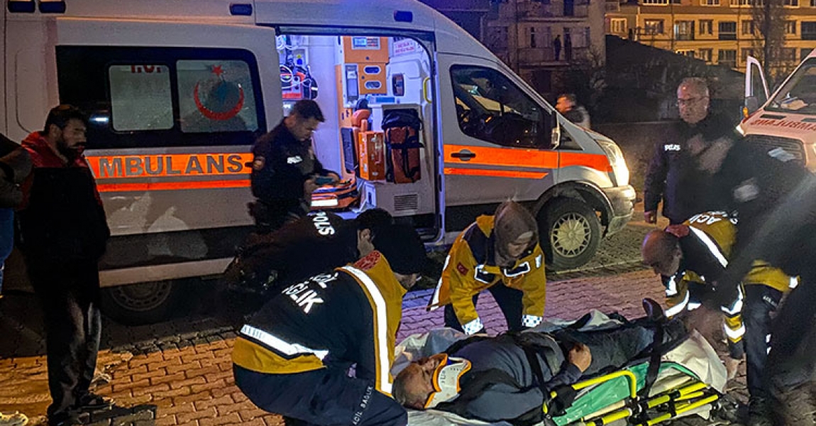 Uşak'ta bıçaklı kavgada 2 kişi yaralandı
