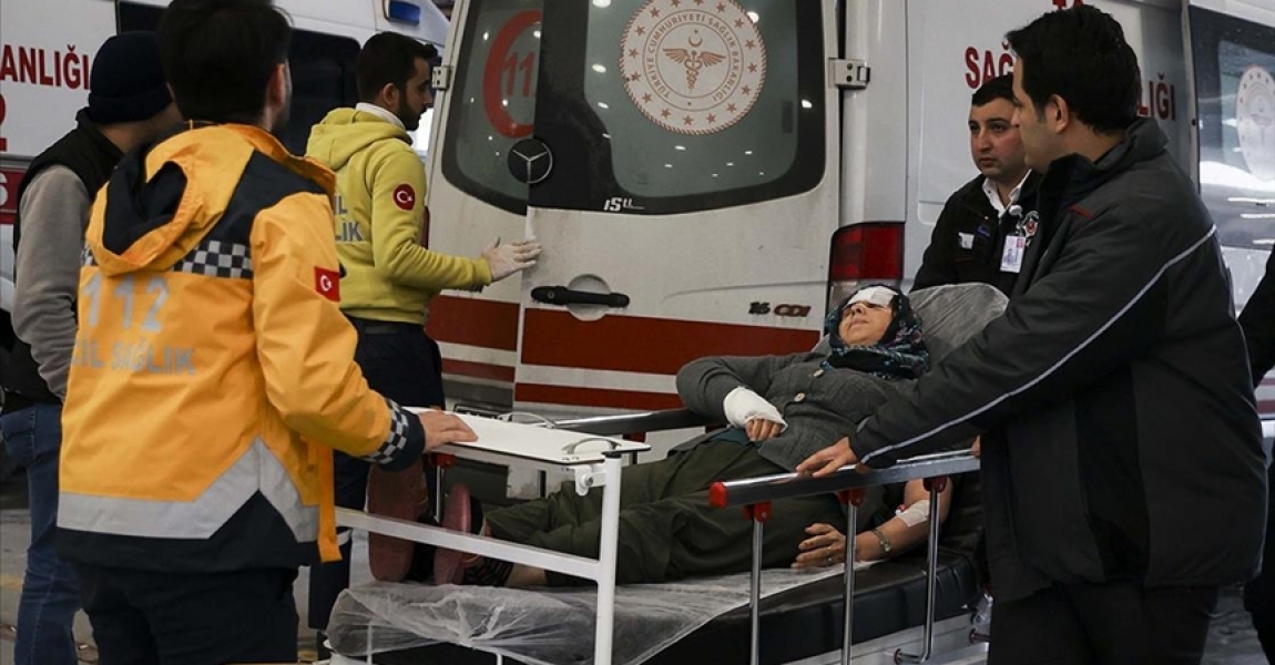 Adıyaman'da enkazdan kurtarılan aynı aileden 3 kişi İstanbul'a getirildi