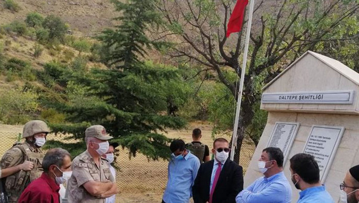 PKK'lı teröristlerin Daltepe ve Kalkancık köylerinde katlettiği 37 kişi törenle anıldı