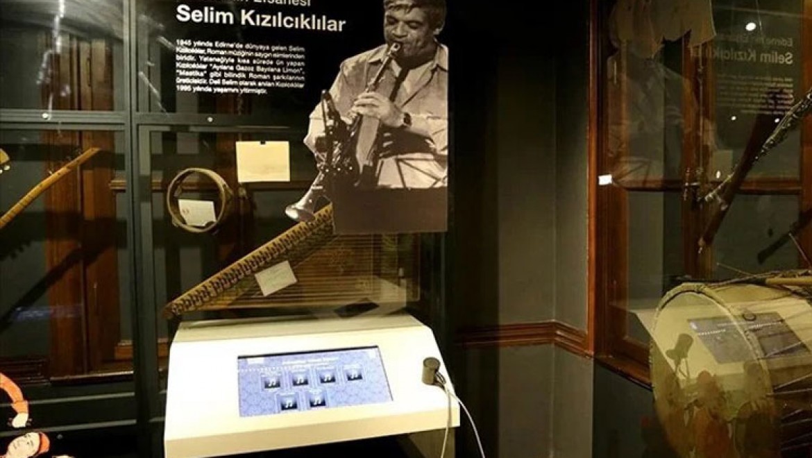 Edirne'de kent tarihinde yer alan kişilerin simge eşyaları asırlık konakta sergileniyor