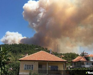 Burdur'un Bucak ilçesindeki orman yangını nedeniyle bazı mahalle ve köyler boşaltıldı