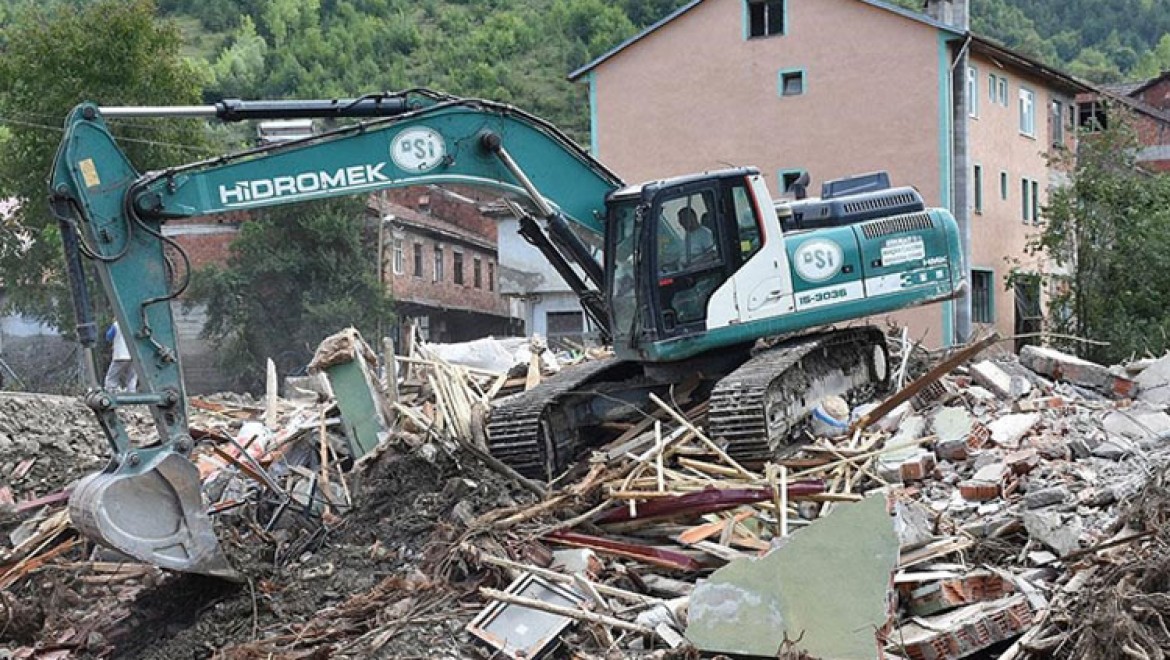 Bartın'da selde ağır hasar gören evlerin yıkımına başlandı