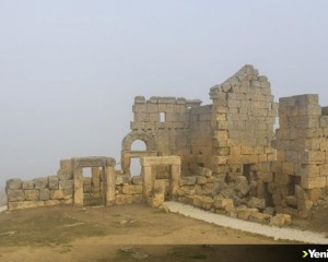 Diyarbakır'da 3 bin yıllık Zerzevan Kalesi'nde sisle kartpostallık görüntü oluştu