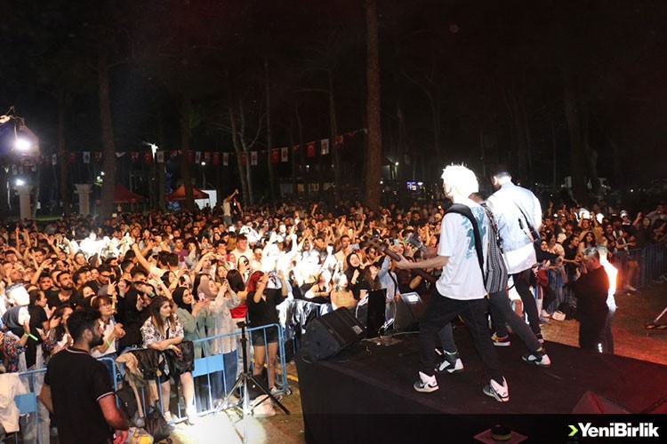 Binlerce genç, Bayramiç'te Festivalle Coştu