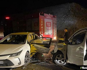 Şanlıurfa'da hafif ticari araç ile otomobilin çarpıştı