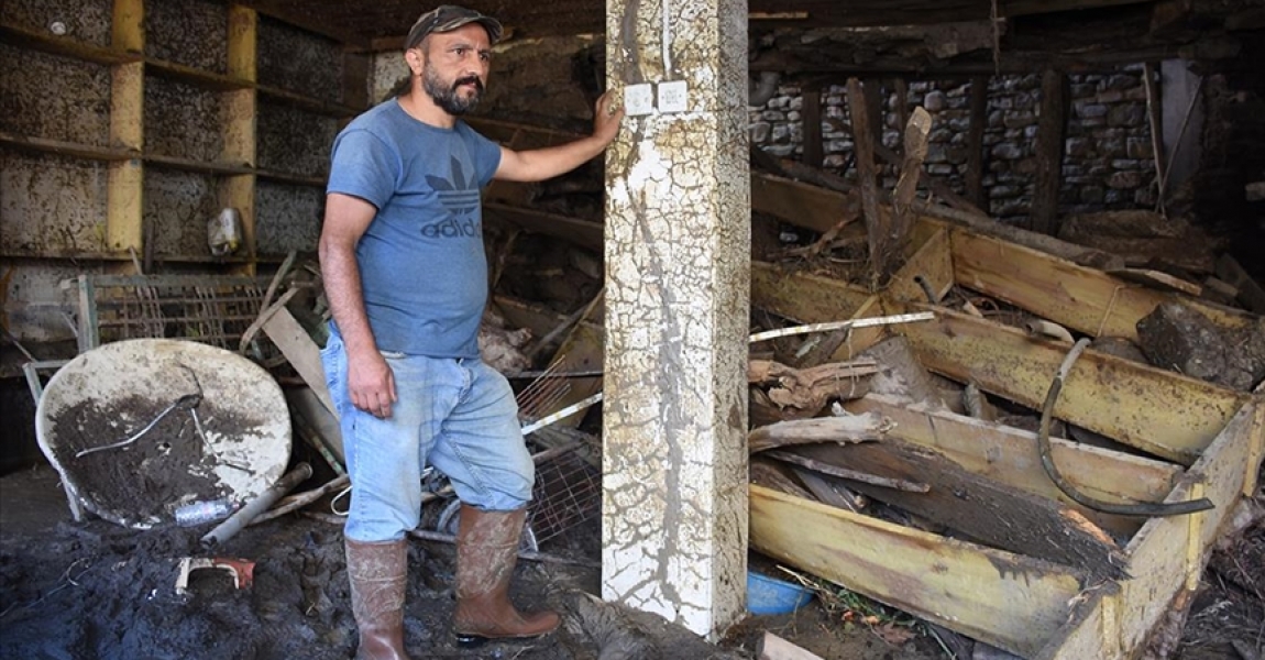 Bartın'daki selden kurtulan ve evi ağır hasar gören Ercan Ünal: Ölümle burun buruna geldik