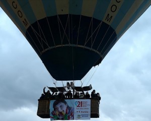 Kapadokya'da down sendromlu çocuklar sıcak hava balon turuna katıldı