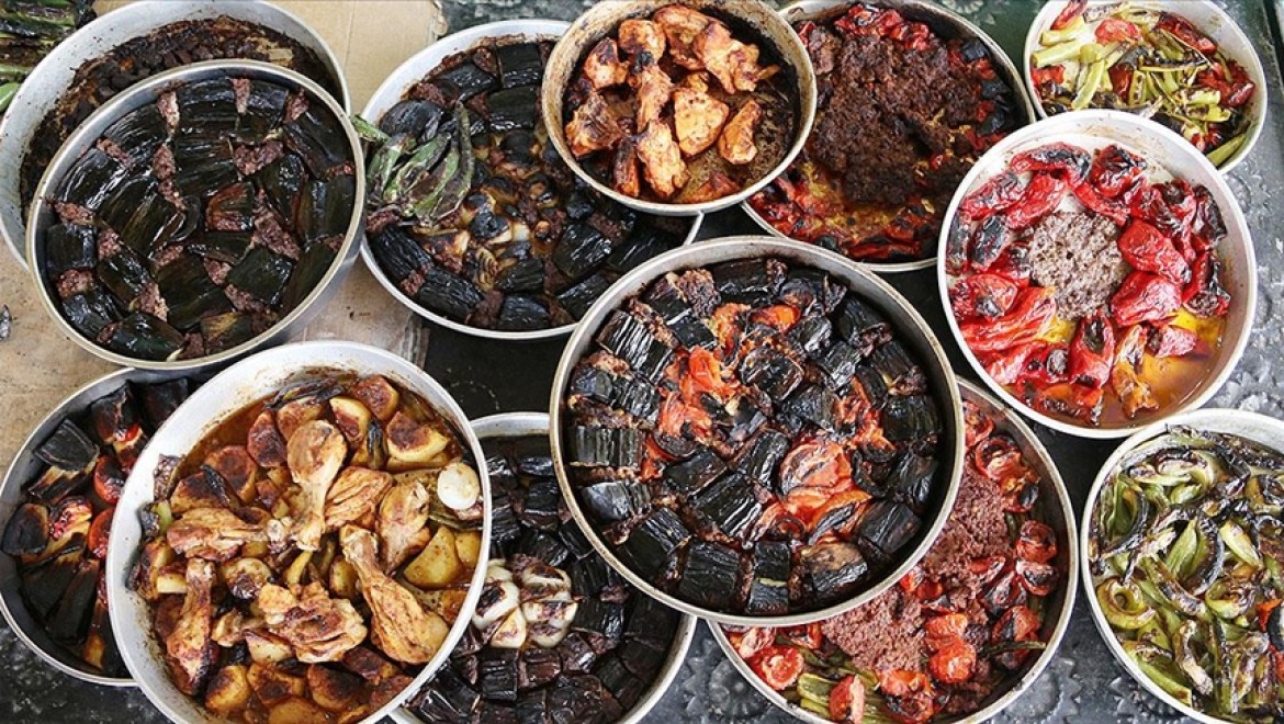 Şanlıurfa'nın taş fırınlarında pişen lezzetleri ramazan sofralarını süslüyor