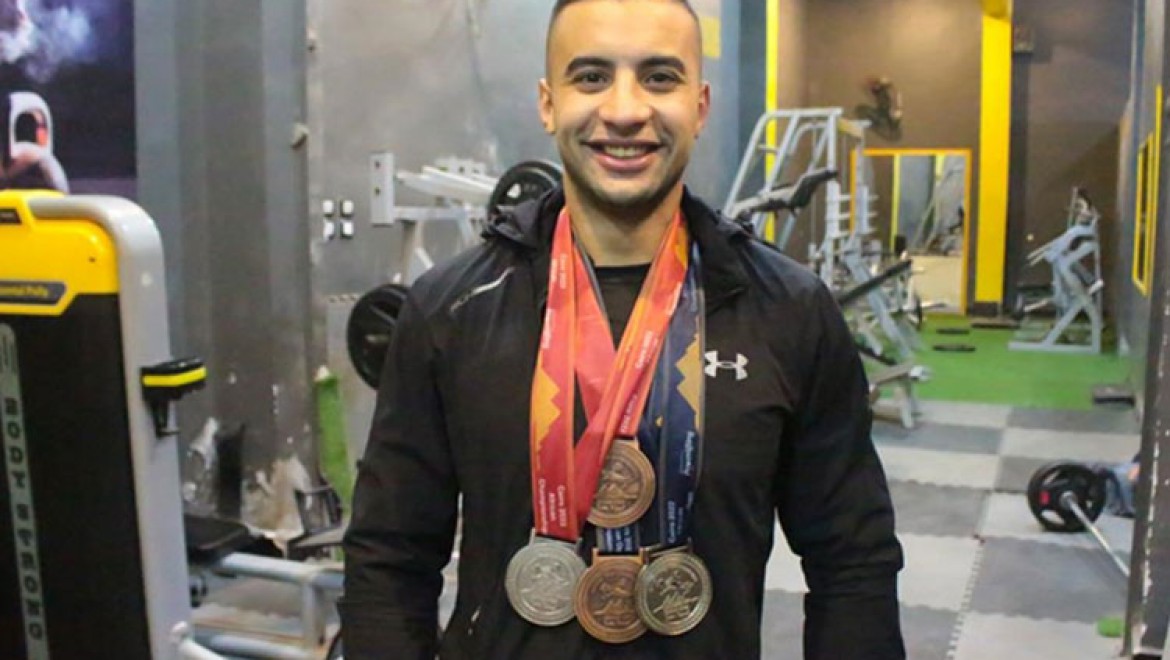 Trafik kazasında iki bacağını kaybeden Mısırlı Adil, halterde 13 madalya topladı