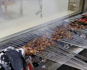 Şanlıurfa'da ramazanın vazgeçilmez lezzeti ciğer kebabı, tutkunlarına pakette ulaşıyor