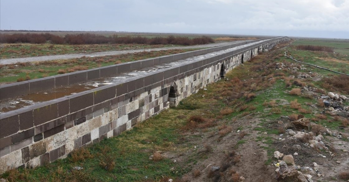 Afyonkarahisar'daki 871 yıllık Kırkgöz Köprüsü turizme kazandırılacak