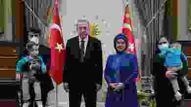 Cumhurbaşkanı Erdoğan siyam ikizleri Derman ve Yiğit'i kabul etti
