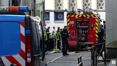 Fransız polisi sinagogu ateşe veren silahlı adamı vurarak öldürdü