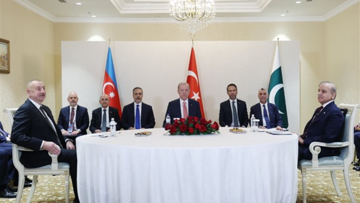 Erdoğan, Azerbaycan Cumhurbaşkanı Aliyev ve Pakistan Başbakanı Şerif ile görüştü