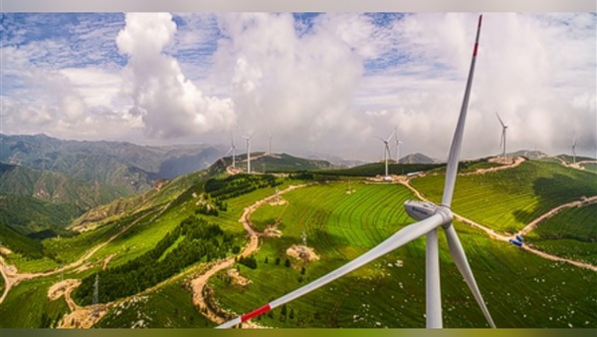 Çin, yüzde 1,817'lik artışla yenilenebilir enerjinin lideri oldu