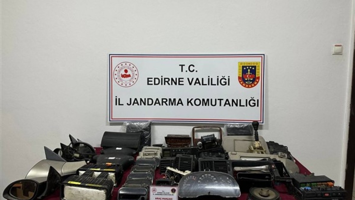 Edirne'de 97 adet kaçak araç yedek parçası ele geçirdi