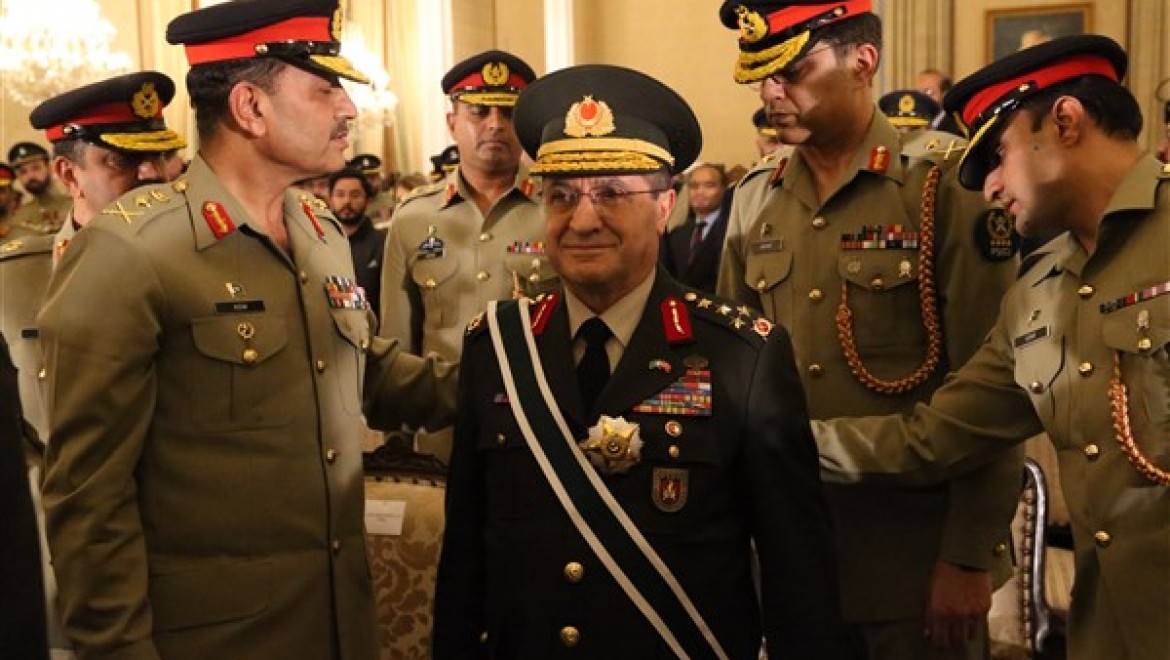 Kara Kuvvetleri Komutanı Orgeneral Bayraktaroğlu'nun Pakistan ziyareti