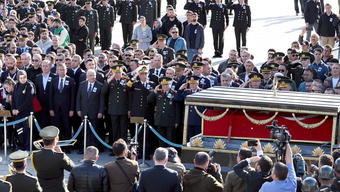 Bakan Güler, Piyade Astsubay Kıdemli Çavuş Göçmen'in cenazesine katıldı