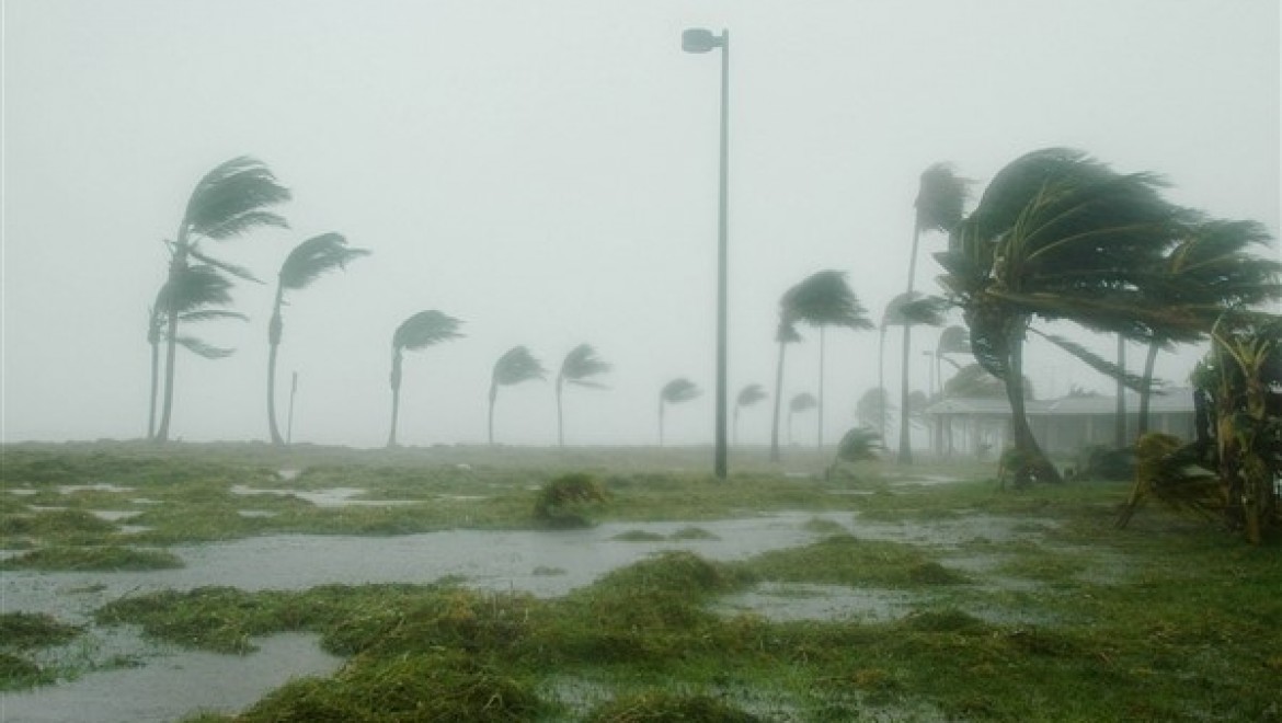 Joly: Beryl Kasırgası, Karayipler genelinde yıkıcı hasara neden olmaya devam ediyor