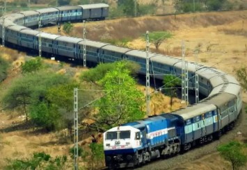 Hindistan'da sürücüsüz yük treni 70 km. yol kat etti