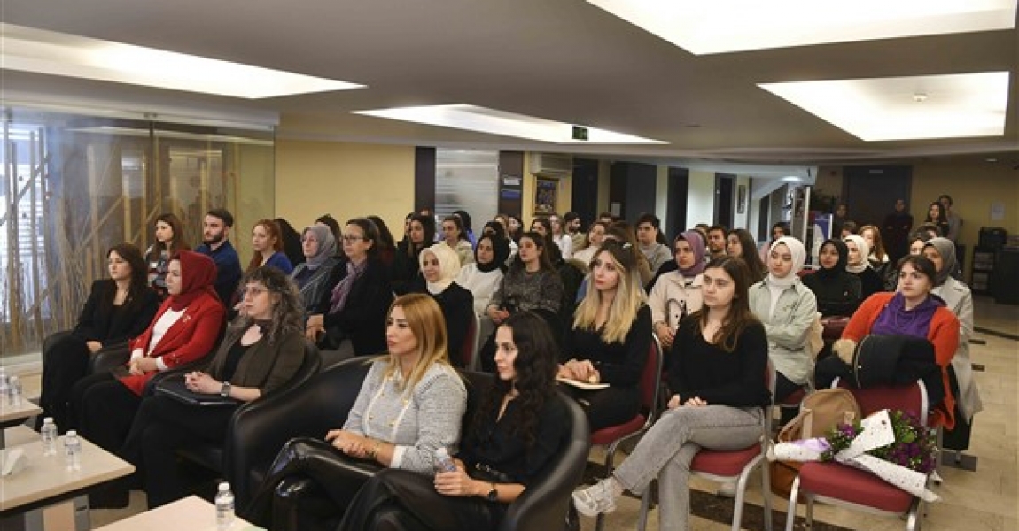 Ankara'da üniversite öğrencileri için kariyer günleri programı düzenledi
