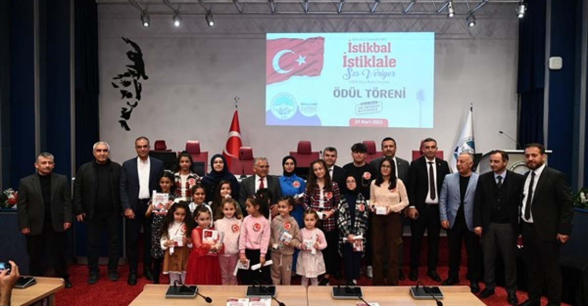 Kayseri'de İstiklal Marşı Okuma Yarışması düzenlendi