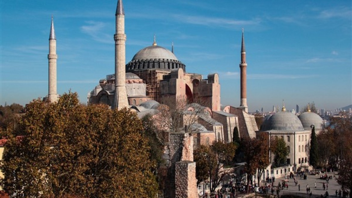 İstanbul Valisi Gül, Ayasofya Camisini ziyaret etti