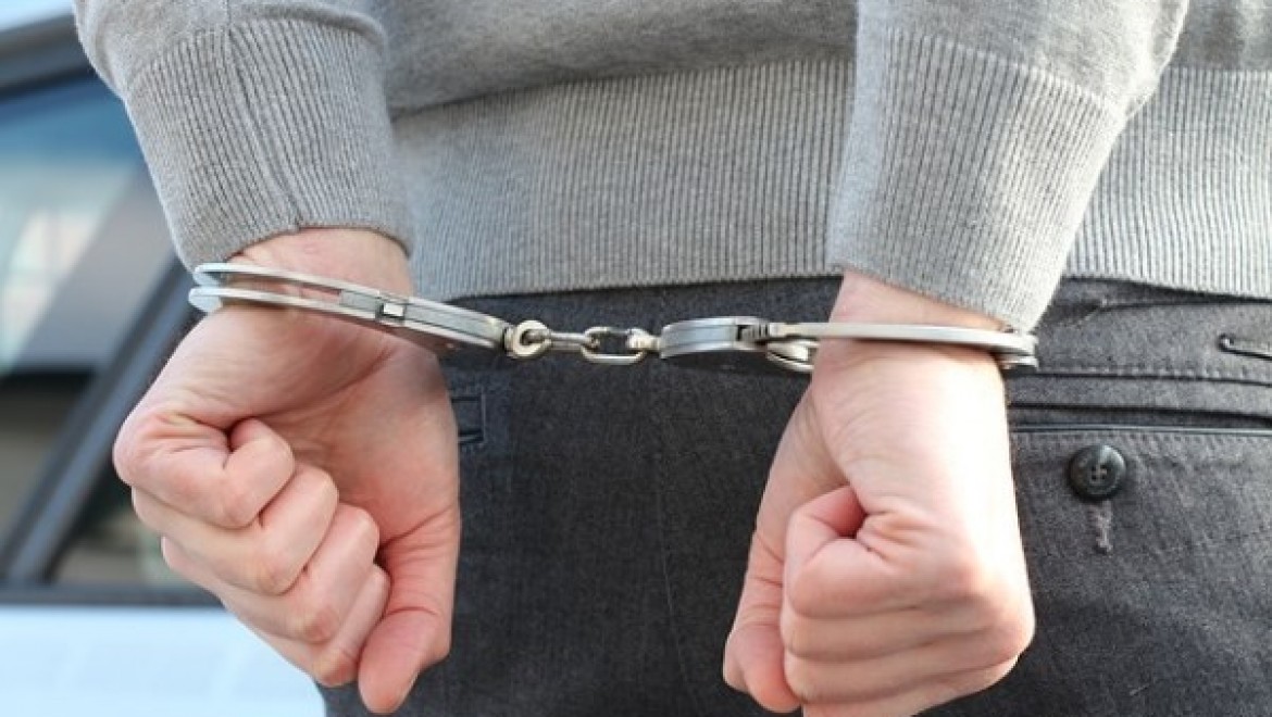 İran'da yasa dışı bahis oynatan suç örgütünün elebaşı İzmir'de yakalandı