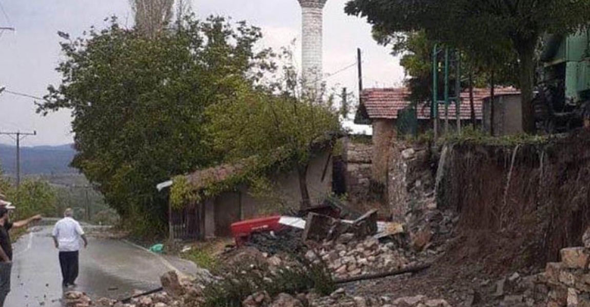 Bursa'nın Harmancık ilçesinde sağanak ve taşkın hasara yol açtı