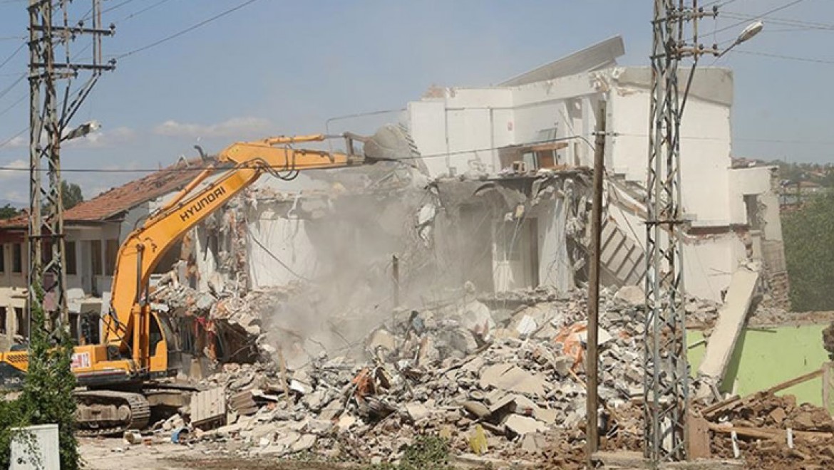 Depremlerden etkilenen Malatya'da 36 bin ağır hasarlı bina yıkılacak