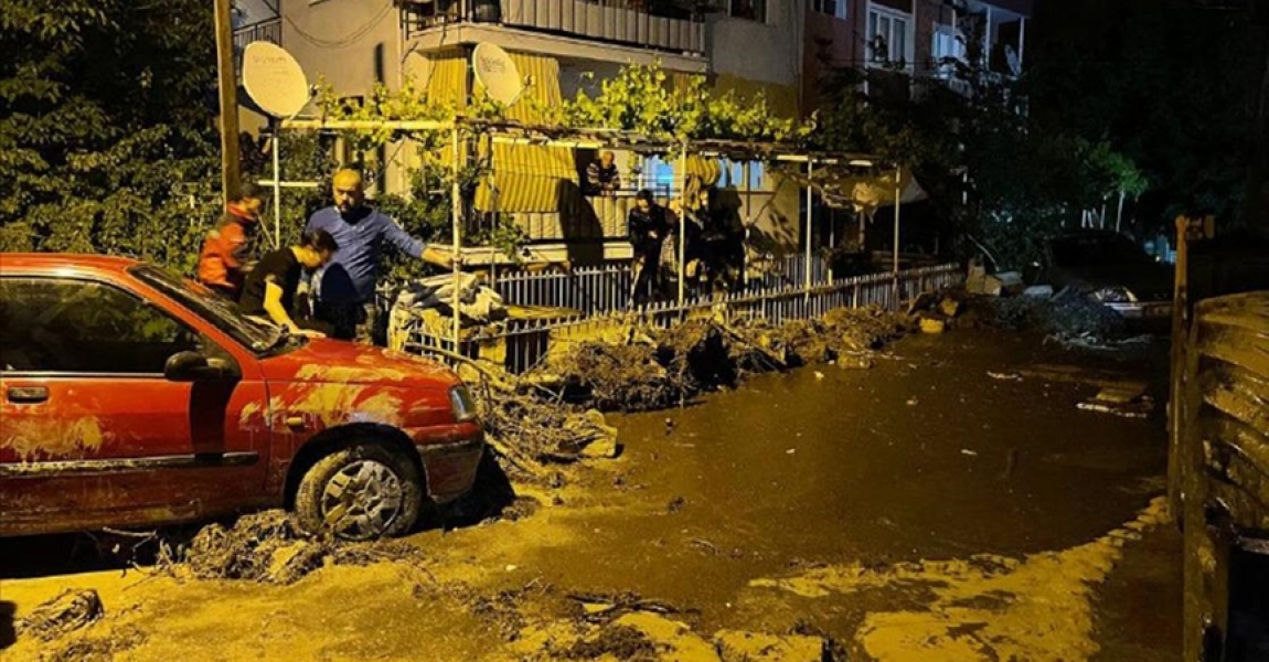 Burdur'da sağanak nedeniyle su basan evdeki engelli kız öldü, annesi hastaneye kaldırıldı