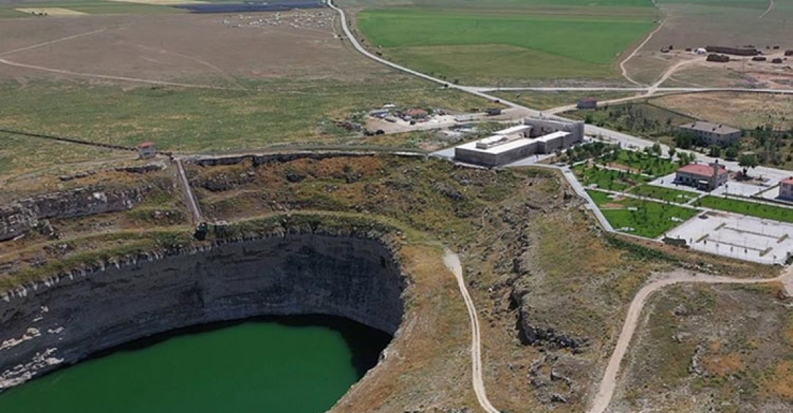 Konya'da restore edilen obruk gölü manzaralı 800 yıllık han ziyarete açılıyor