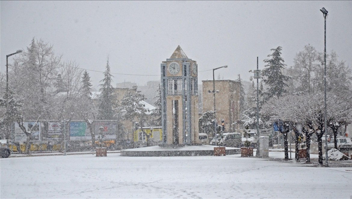 Karaman'da eğitime kar engeli