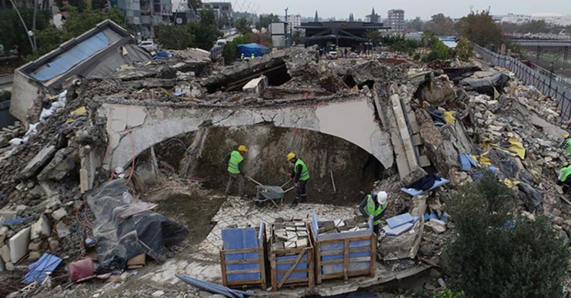 Depremlerin yıktığı Hatay'daki tarihi meclis binası yeniden inşa edilecek