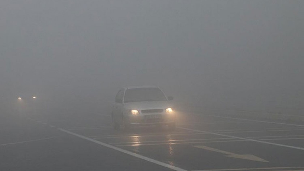 Bolu Dağı'nda sis nedeniyle görüş mesafesi azaldı