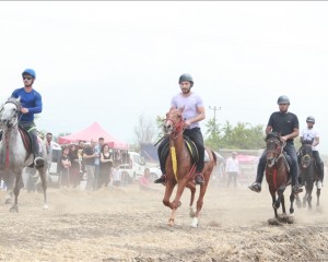Osmaniye'de 10. Geleneksel Rahvan At Yarışları yapıldı