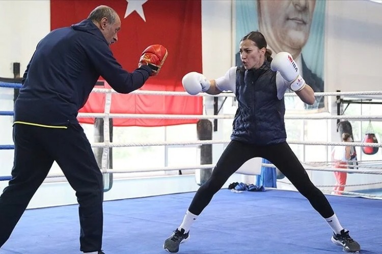 Milli boksör Buse Naz, Avrupa Oyunları'nda olimpiyat kotası için yumruk sallayacak