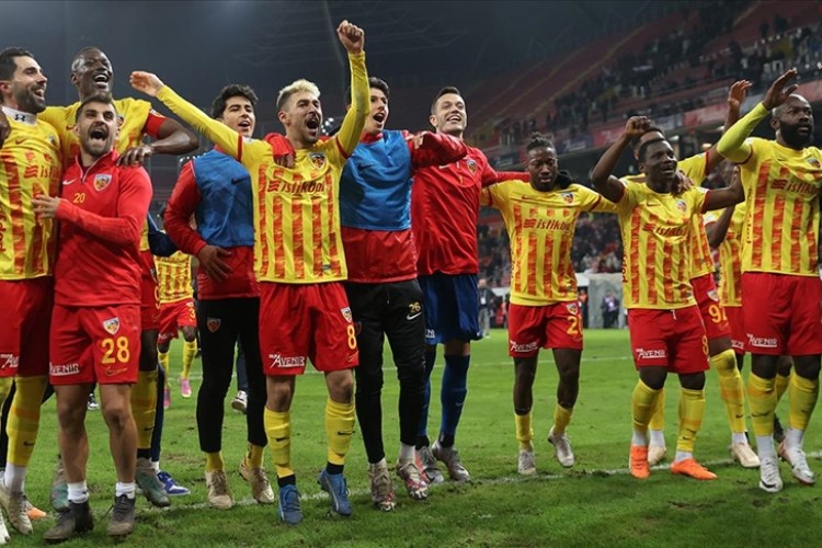 Sezona transfer yasağıyla başlayan Kayserispor, Recep Uçar'la çıkışını sürdürüyor