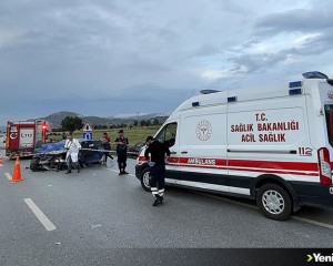 Burdur'da iki otomobil çarpıştı