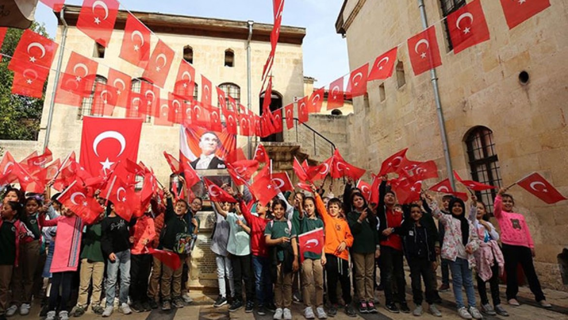 Atatürk'ün nüfusuna kayıtlı olduğu mahallede Cumhuriyet'in 100'üncü yılı kutlanıyor
